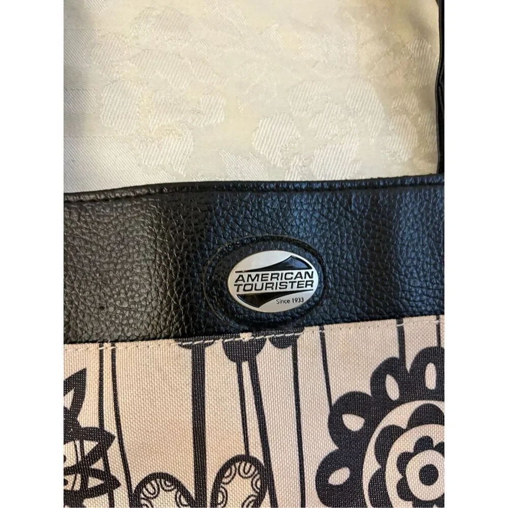 American Tourister‎ travel bag tote 19x13
